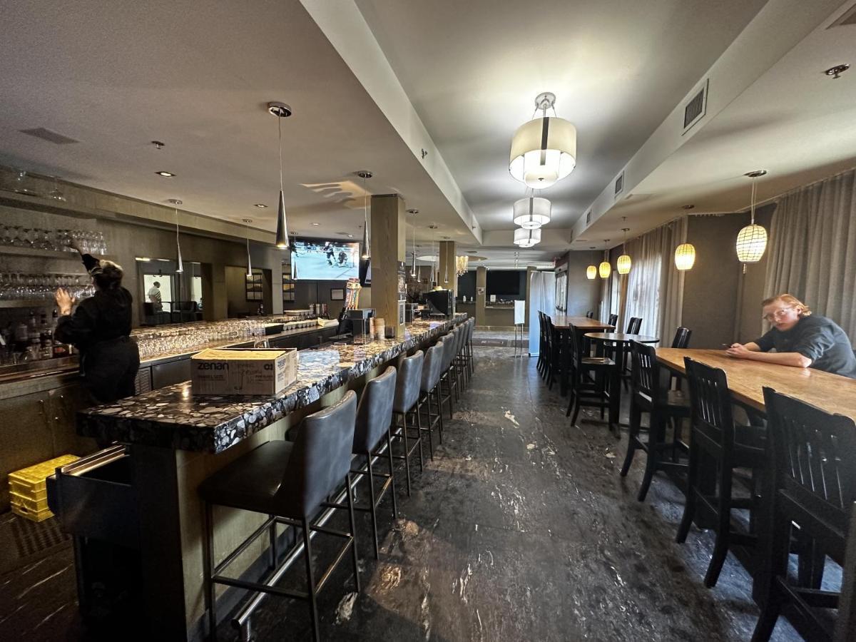 Luxury Two Queen Beds Condo - Grande Rockies Resort Indoor Parking Pool Hot Tub Gym Canmore Bagian luar foto