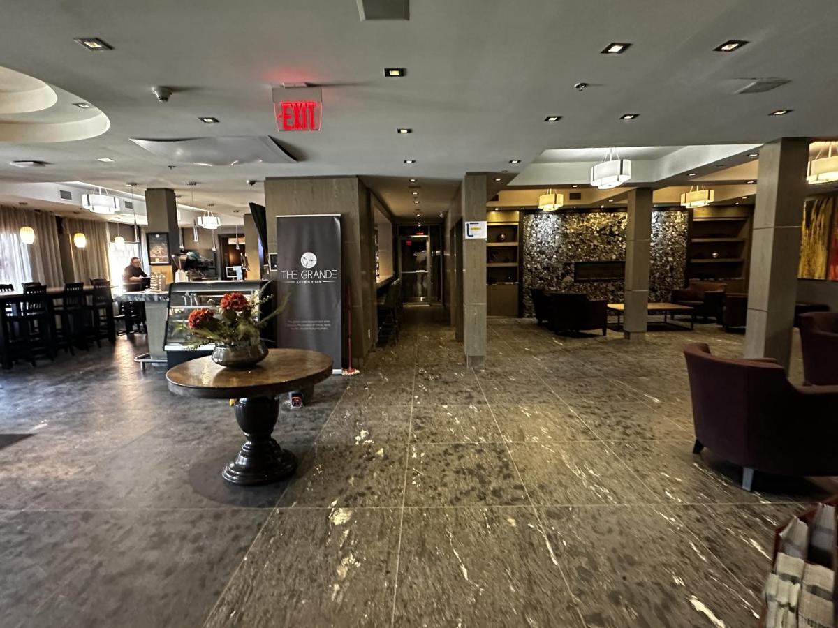 Luxury Two Queen Beds Condo - Grande Rockies Resort Indoor Parking Pool Hot Tub Gym Canmore Bagian luar foto